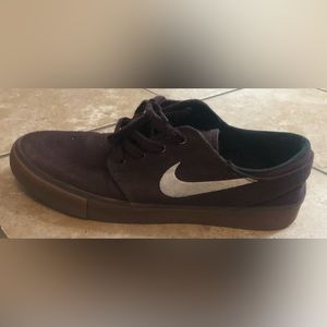 Nike Janoski, Mens 9, garnet